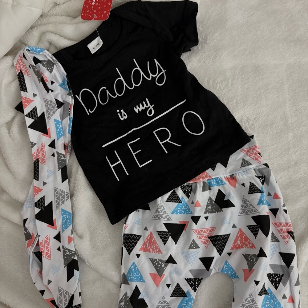 Black 'Daddy is my Hero' Shirt and Geometric Pants Set